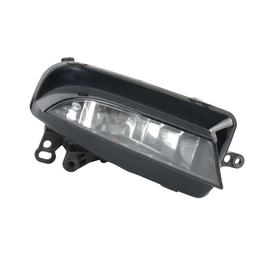 Sportback Nebelscheinwerfer Stoßstange Vorne Rechts für Audi A5 8T mit Teilenummer 8T0941700C Audi A5 8T Sportback Nebelscheinwerfer Stoßstange Vorne Rechts - SKU 8T0941700C - Teilenummer 8T0941700C