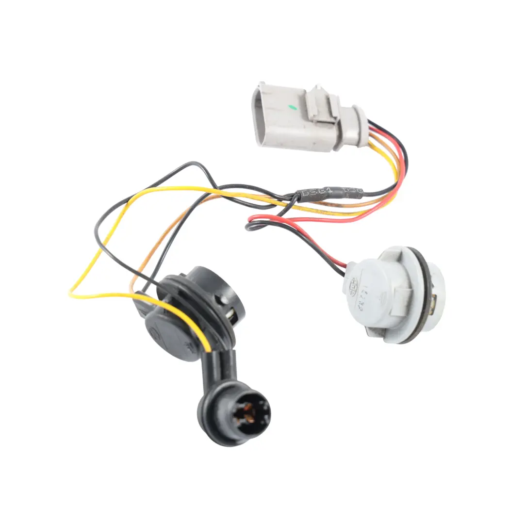 Portabombillas LED Trasero Arnés Cable Izquierdo Derecho para Audi A5 8T con número de pieza 8T0945221 Audi A5 8T Portabombillas LED Trasero Arnés Cable Izquierdo Derecho - SKU 8T0945221 - Número de pieza 8T0945221