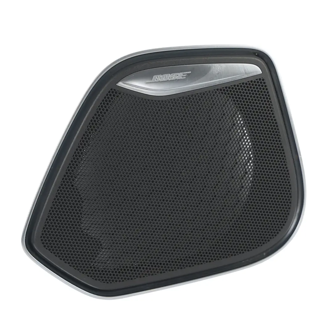 Osłona Głośnika Drzwi Tylnych Lewa do Audi Q3 S Line o numerze 8U0035435A Audi Q3 S Line Osłona Głośnika Drzwi Tylnych Lewa - SKU 8U0035435A - Numer Części 8U0035435A