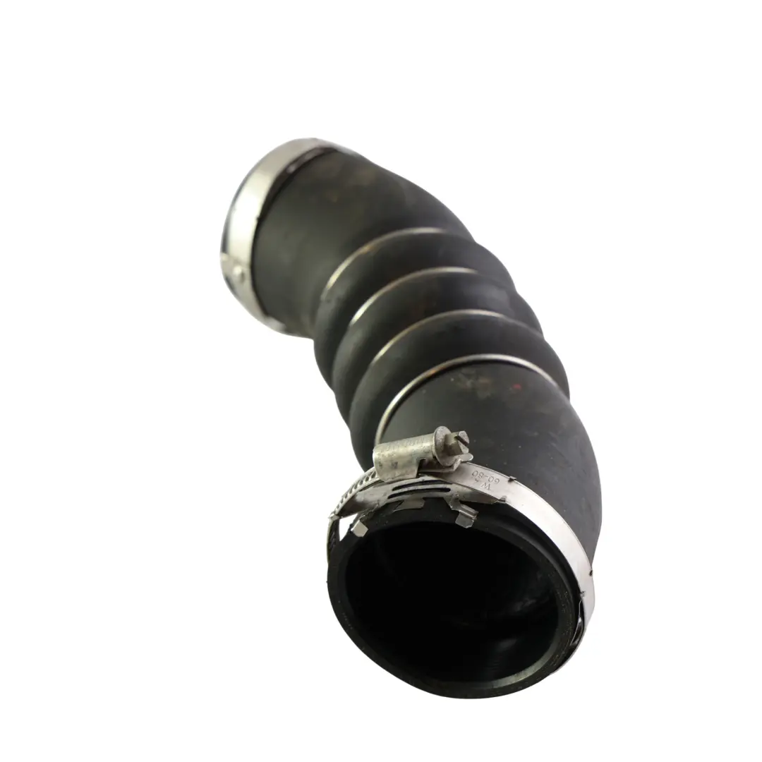 Dolny Wąż Ciśnieniowy Intercoolera 2.5 TFSI do Audi RS Q3 8U o numerze 8U0145745 Audi RS Q3 8U Dolny Wąż Ciśnieniowy Intercoolera 2.5 TFSI - SKU 8U0145745 - Numer Części 8U0145745