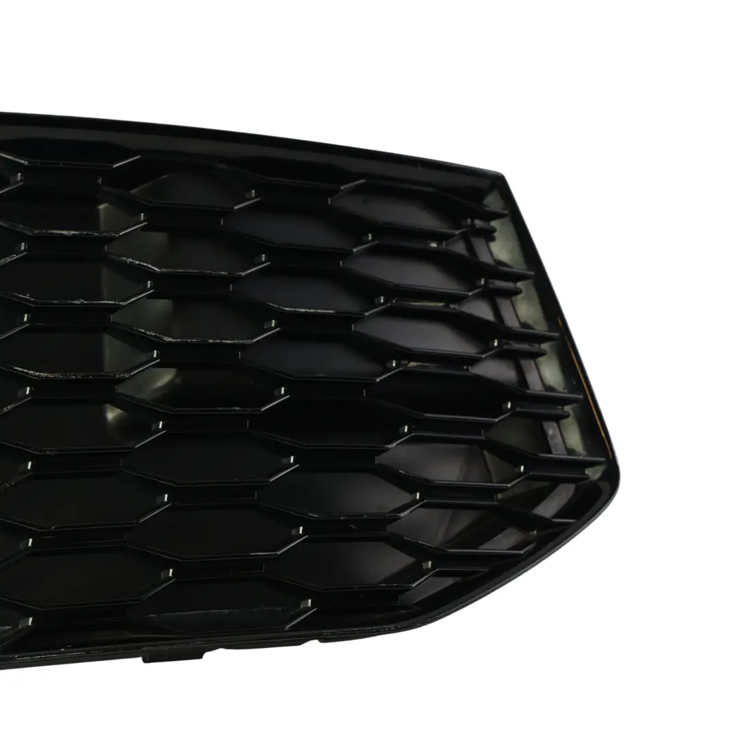 Audi Q3 8U Rejilla Parachoques Delantero Inferior S-Line Derecho - SKU 8U0807152 - Número de pieza 8U0807152