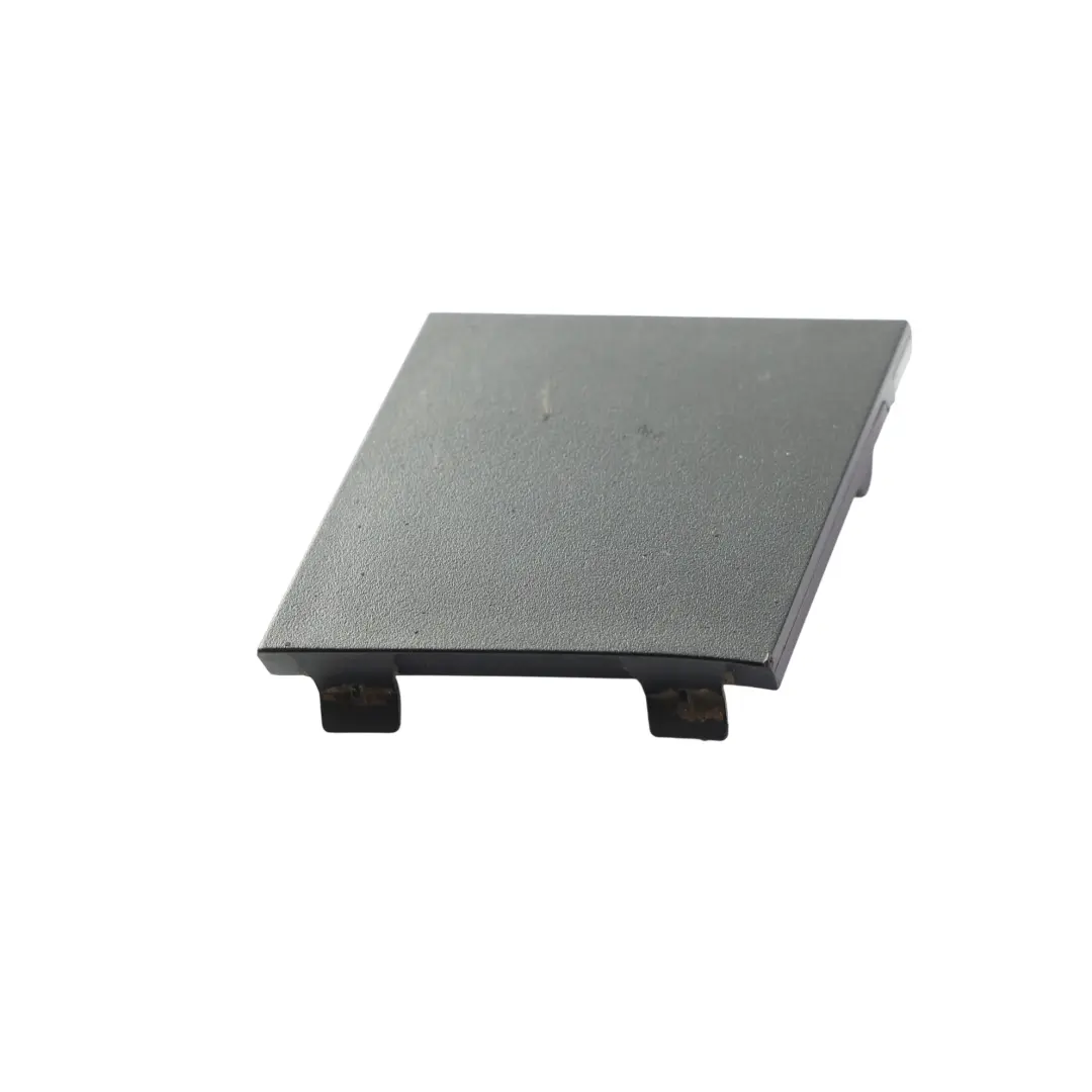 Coperchio Gancio Traino Paraurti Posteriore Sinistro per Audi Q3 8U con numero di parte 8U0807441J Audi Q3 8U Coperchio Gancio Traino Paraurti Posteriore Sinistro - SKU 8U0807441J - Numero di parte 8U0807441J