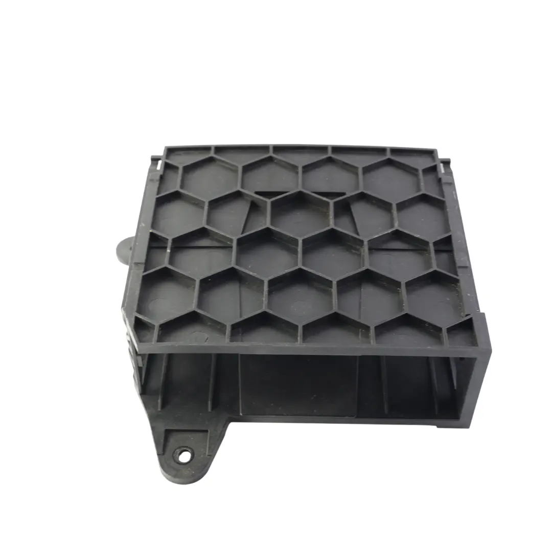 Audi Q3 8U Staffa Centralina Amplificatore Posteriore Sinistro - SKU 8U0907368 - Numero di parte 8U0907368