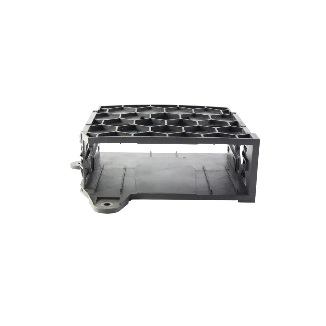 Audi Q3 8U Soporte Unidad Control Amplificador Trasero Izquierdo - SKU 8U0907368 - Número de pieza 8U0907368