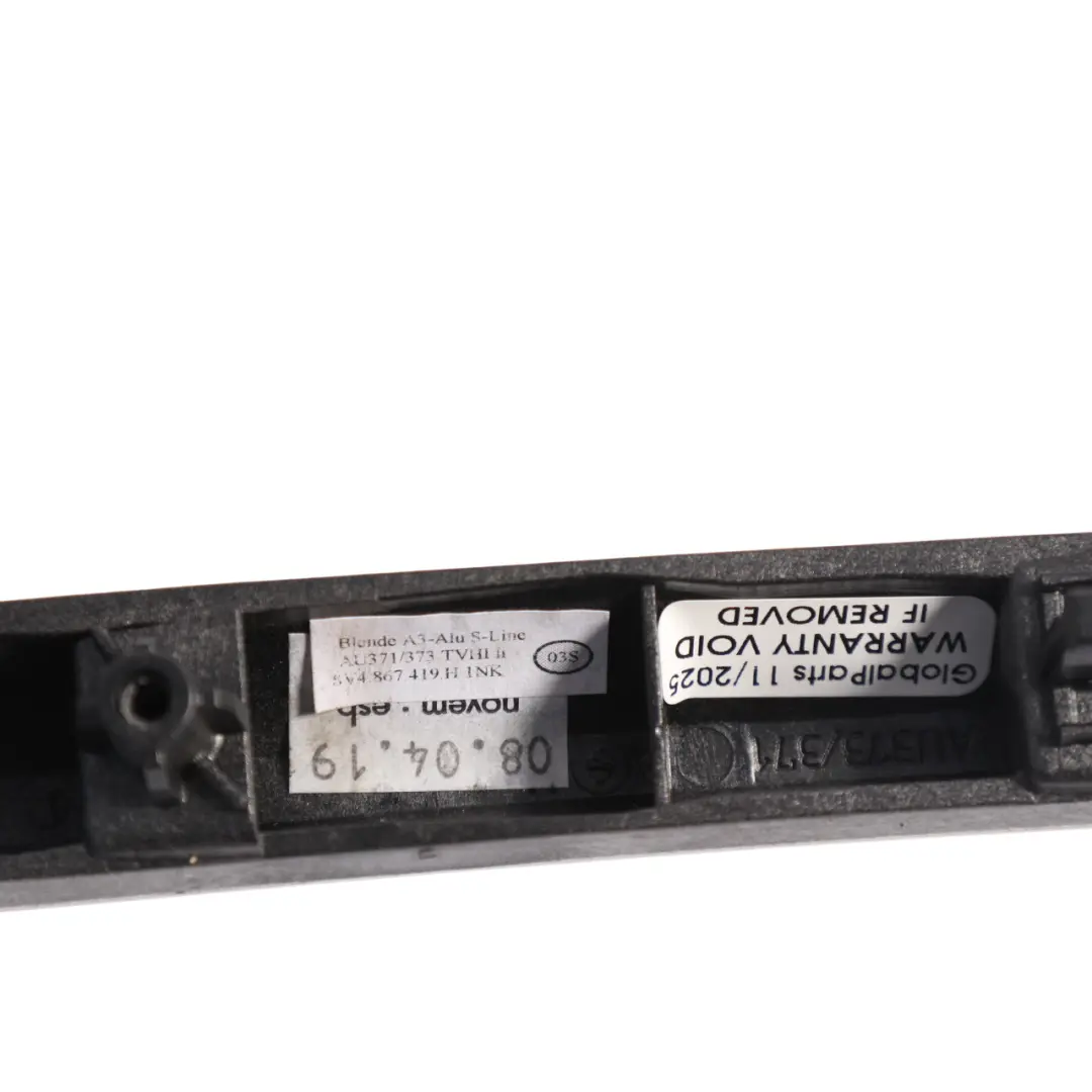 Pannello Porta Modanatura Anteriore Destra Argento per Audi A3 8V con numero di parte 8V4867419H Audi A3 8V Pannello Porta Modanatura Anteriore Destra Argento - SKU 8V4867419H - Numero di parte 8V4867419H