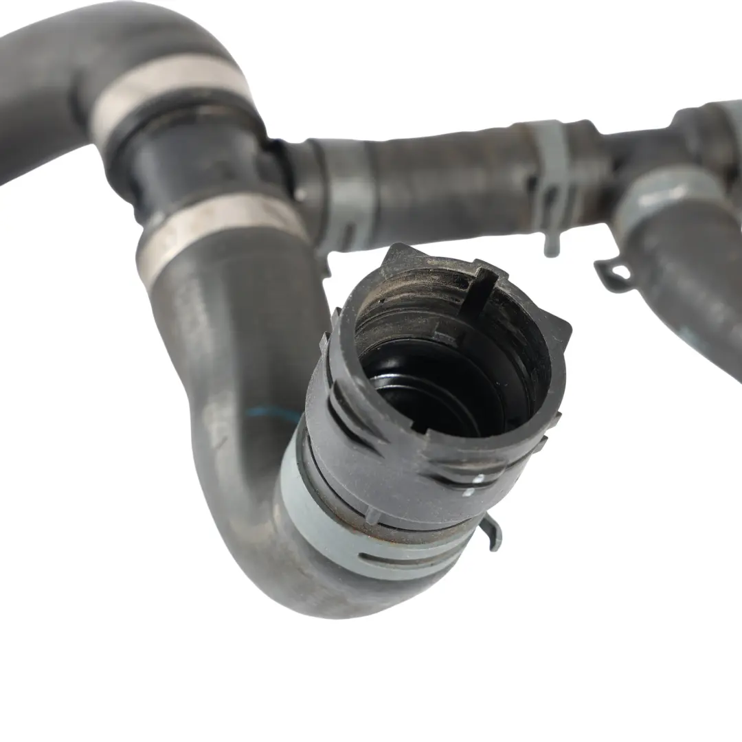 Audi A4 B9 A5 F5 Tuyau Conduite Liquide Refroidissement 2.0 TDI - SKU 8W0122055CA-1 - Numéro de pièce 8W0122055CA
