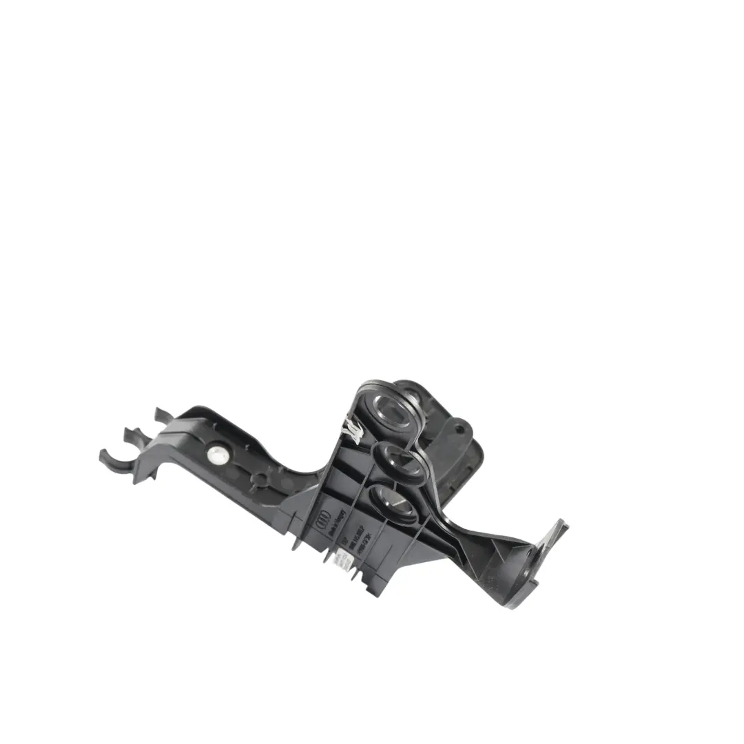 Soporte Abrazadera Tubo Manguera Refrigerante para Audi A5 F5 con número de pieza 8W0145896P Audi A5 F5 Soporte Abrazadera Tubo Manguera Refrigerante - SKU 8W0145896P - Número de pieza 8W0145896P
