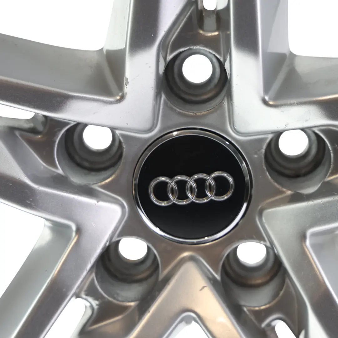 Felga Aluminiowa Srebrna 18" 8.5J ET:29 do Audi A5 S5 F5 o numerze 8W0601025DE Audi A5 S5 F5 Felga Aluminiowa Srebrna 18" 8.5J ET:29 - SKU 8W0601025DE-1 - Numer Części 8W0601025DE