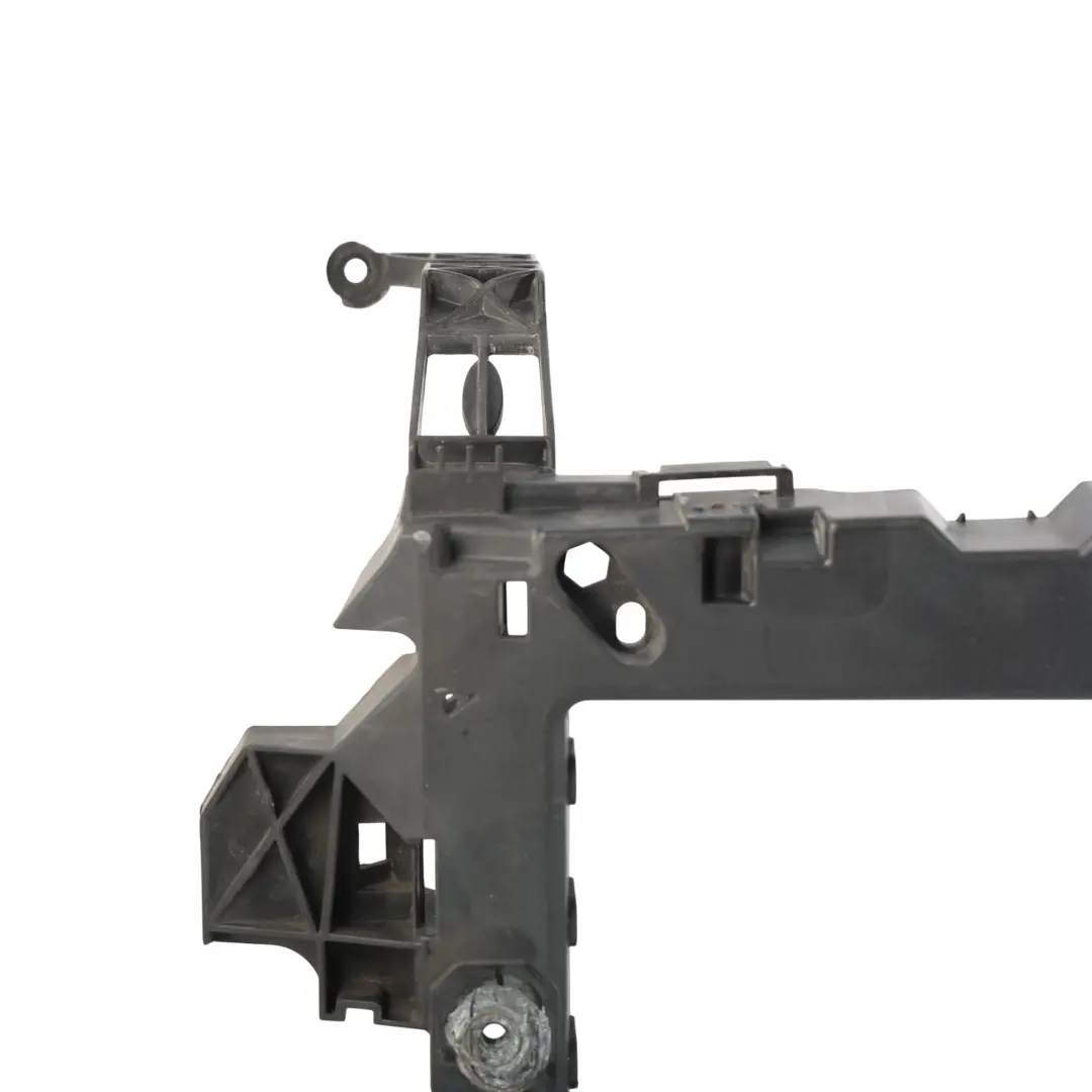 Supporto Staffa Griglia Presa Aria Anteriore per Audi A5 F5 con numero di parte 8W0807771 Audi A5 F5 Supporto Staffa Griglia Presa Aria Anteriore - SKU 8W0807771 - Numero di parte 8W0807771