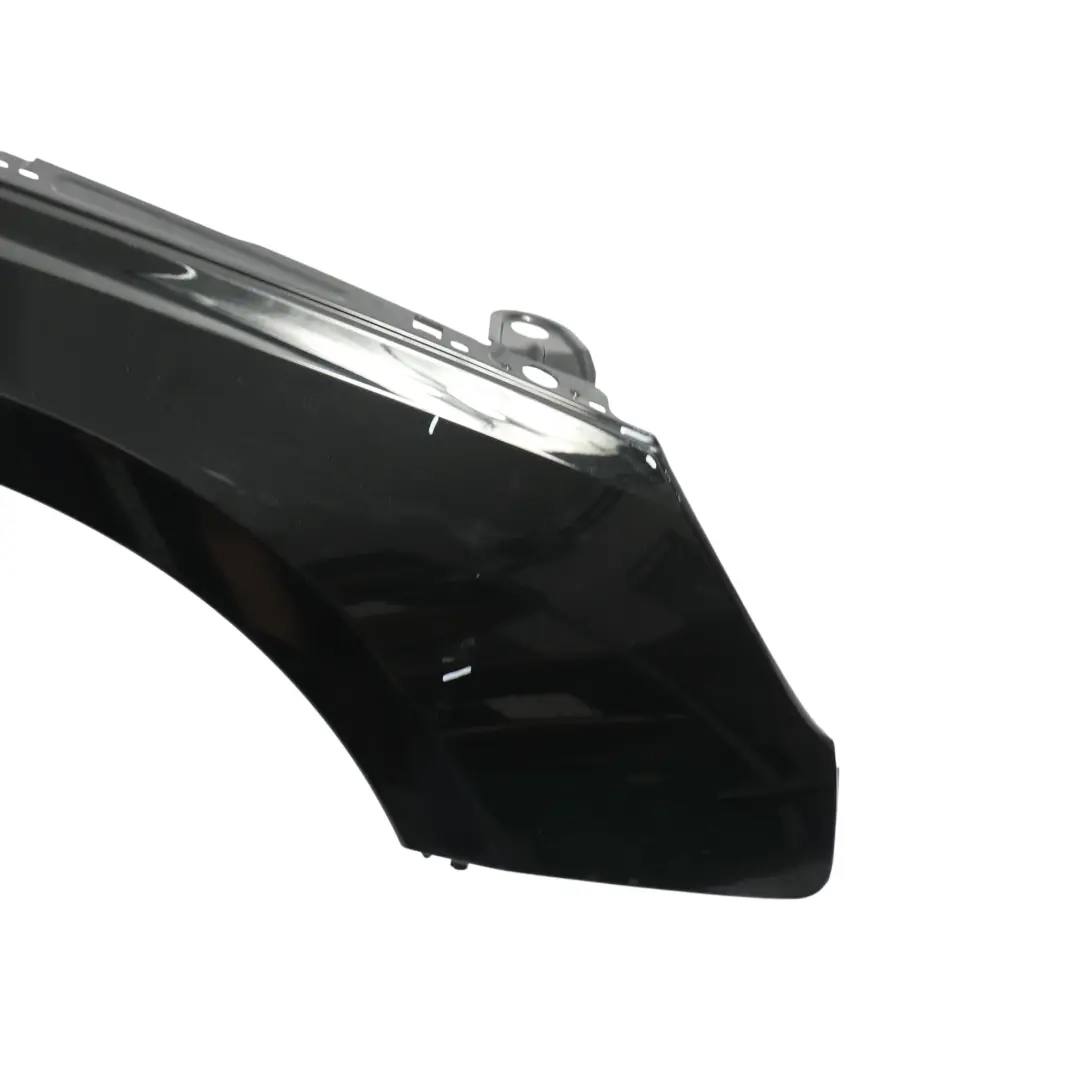 Parafango Anteriore Destro Nero Mitico Metallizzato Y9T per Audi A4 B9 con numero di parte 8W0821106A Audi A4 B9 Parafango Anteriore Destro Nero Mitico Metallizzato Y9T - SKU 8W0821106A-MYB - Numero di parte 8W0821106A