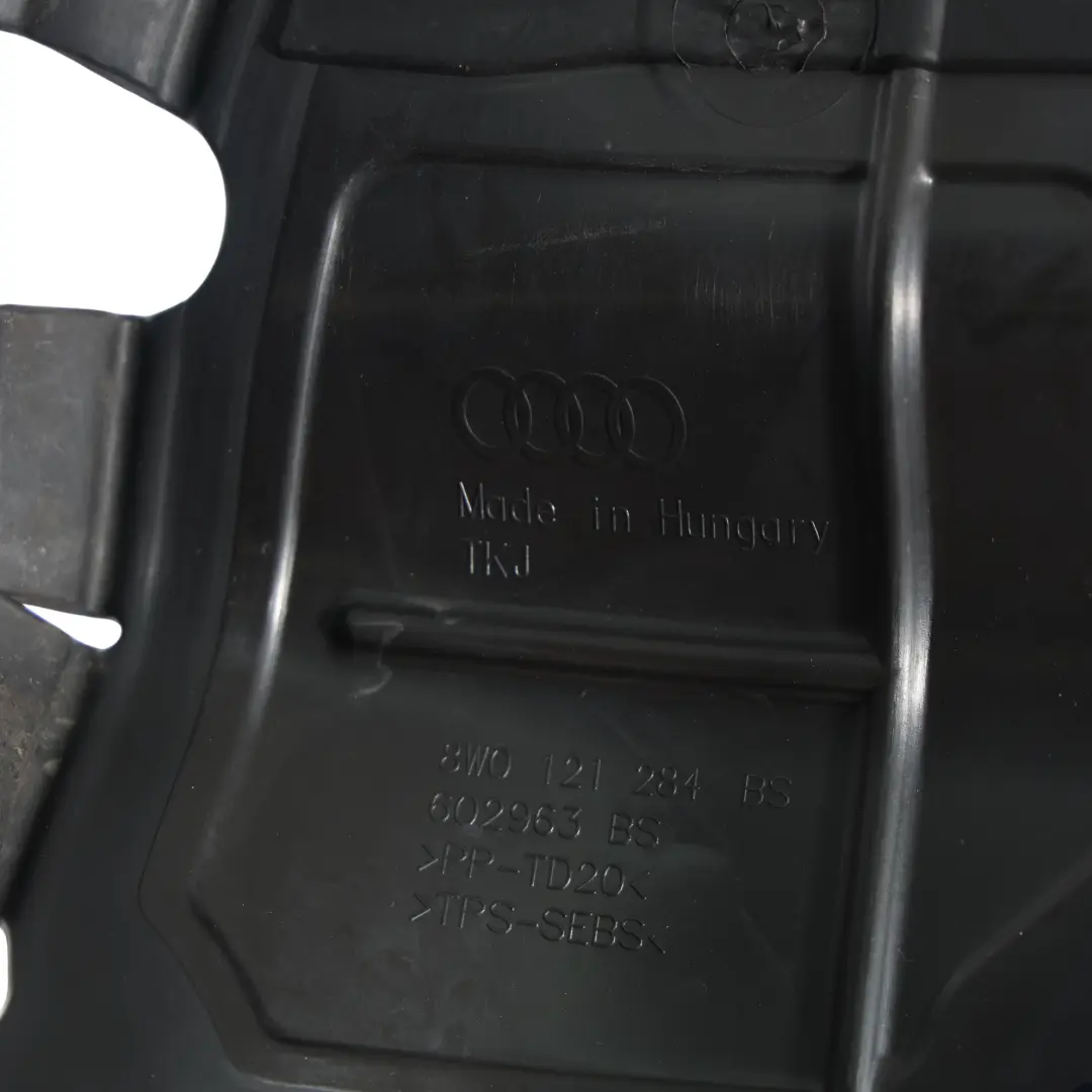 Kanał Powietrza Chłodnicy Prawy 2.0 TDI Diesel do Audi A4 B9 o numerze 8W0121284BS Audi A4 B9 Kanał Powietrza Chłodnicy Prawy 2.0 TDI Diesel - SKU 8W0121284BS - Numer Części 8W0121284BS