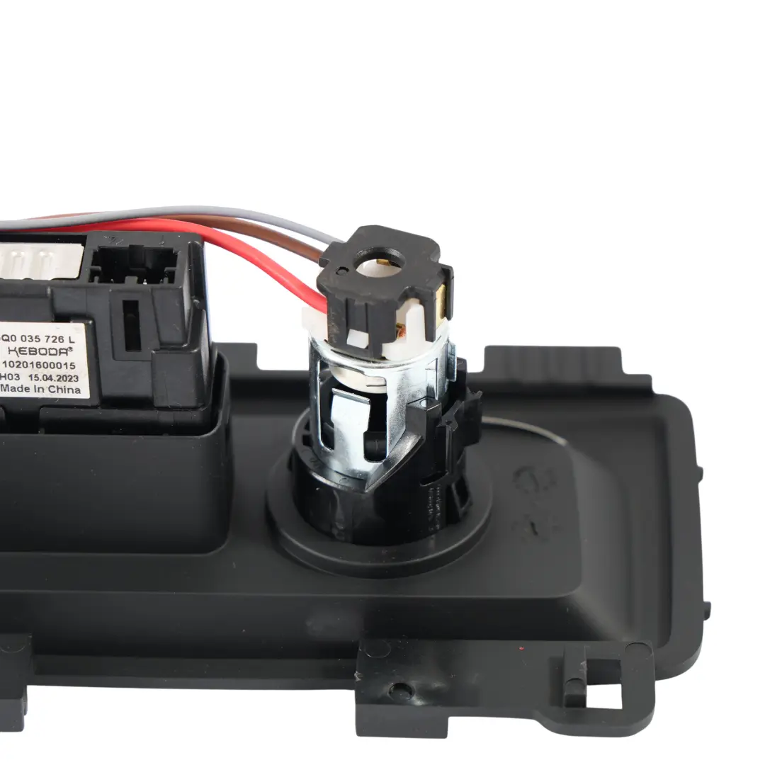 Tylna Konsola Środkowa Podwójny USB Gniazdo 12V do Audi A5 F5 o numerze 8W0863324A Audi A5 F5 Tylna Konsola Środkowa Podwójny USB Gniazdo 12V - SKU 8W0863324A-1 - Numer Części 8W0863324A
