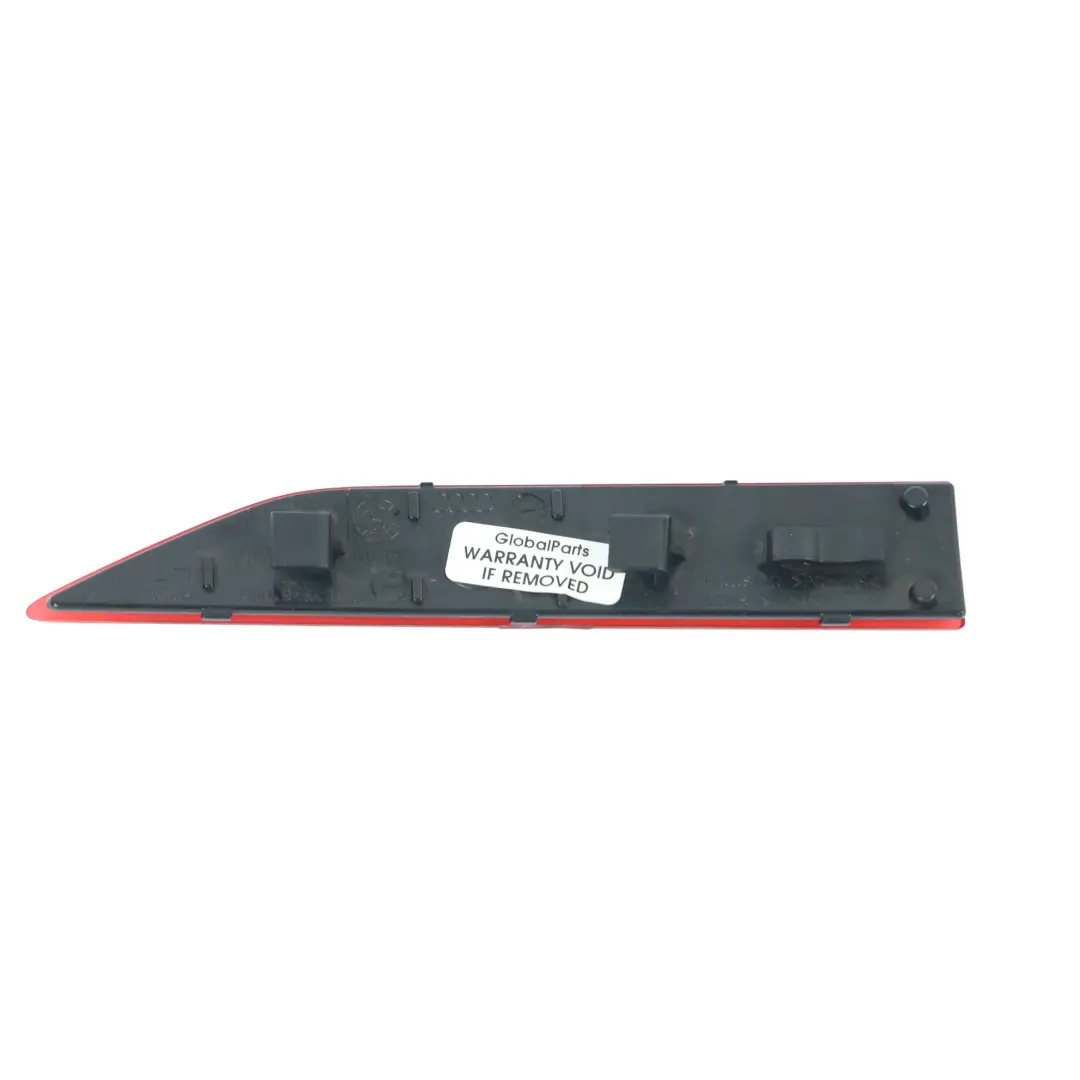 Riflettore Luce Paraurti Posteriore Interno Sinistro per Audi A4 B9 con numero di parte 8W0945103 Audi A4 B9 Riflettore Luce Paraurti Posteriore Interno Sinistro - SKU 8W0945103 - Numero di parte 8W0945103