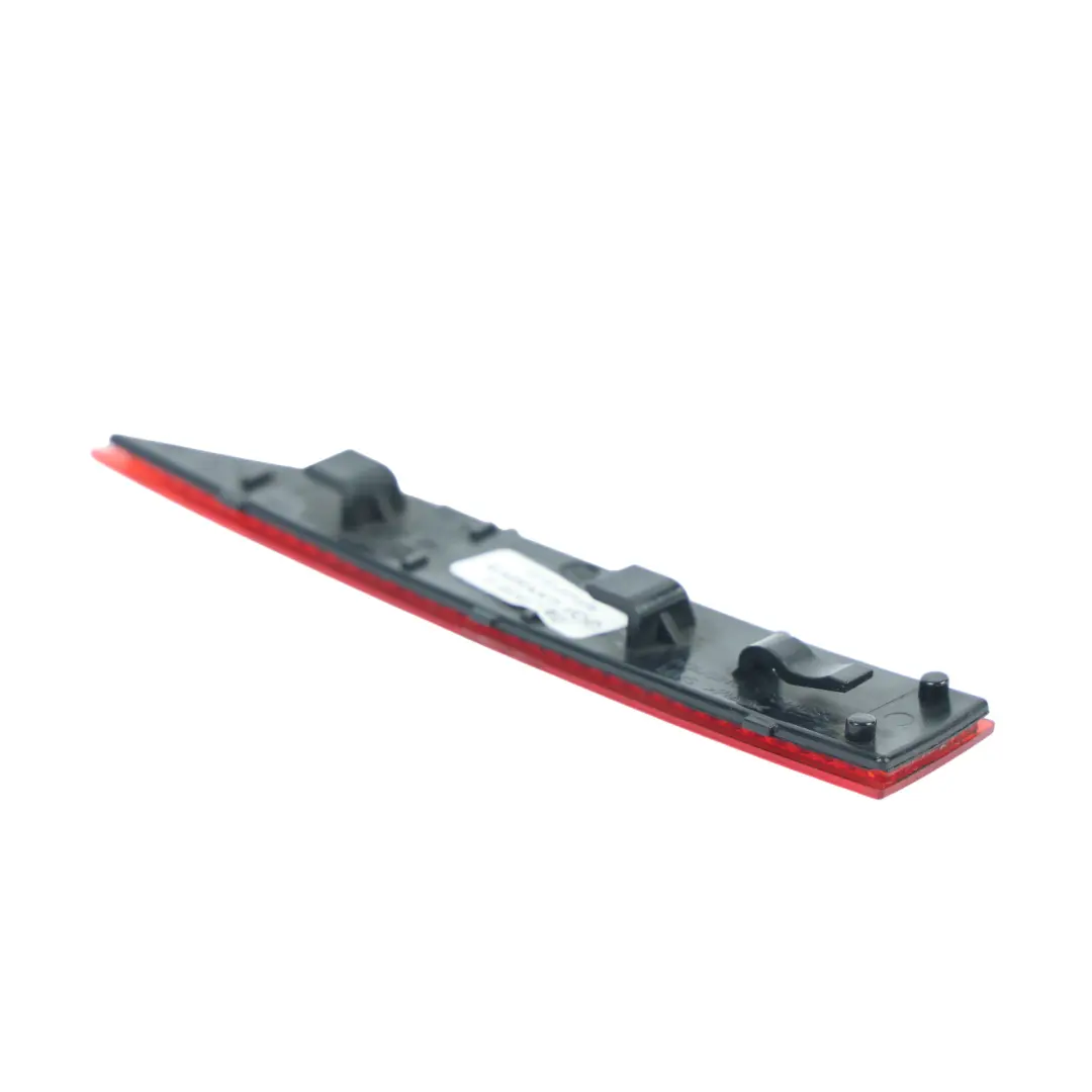 Riflettore Luce Paraurti Posteriore Interno Sinistro per Audi A4 B9 con numero di parte 8W0945103 Audi A4 B9 Riflettore Luce Paraurti Posteriore Interno Sinistro - SKU 8W0945103 - Numero di parte 8W0945103