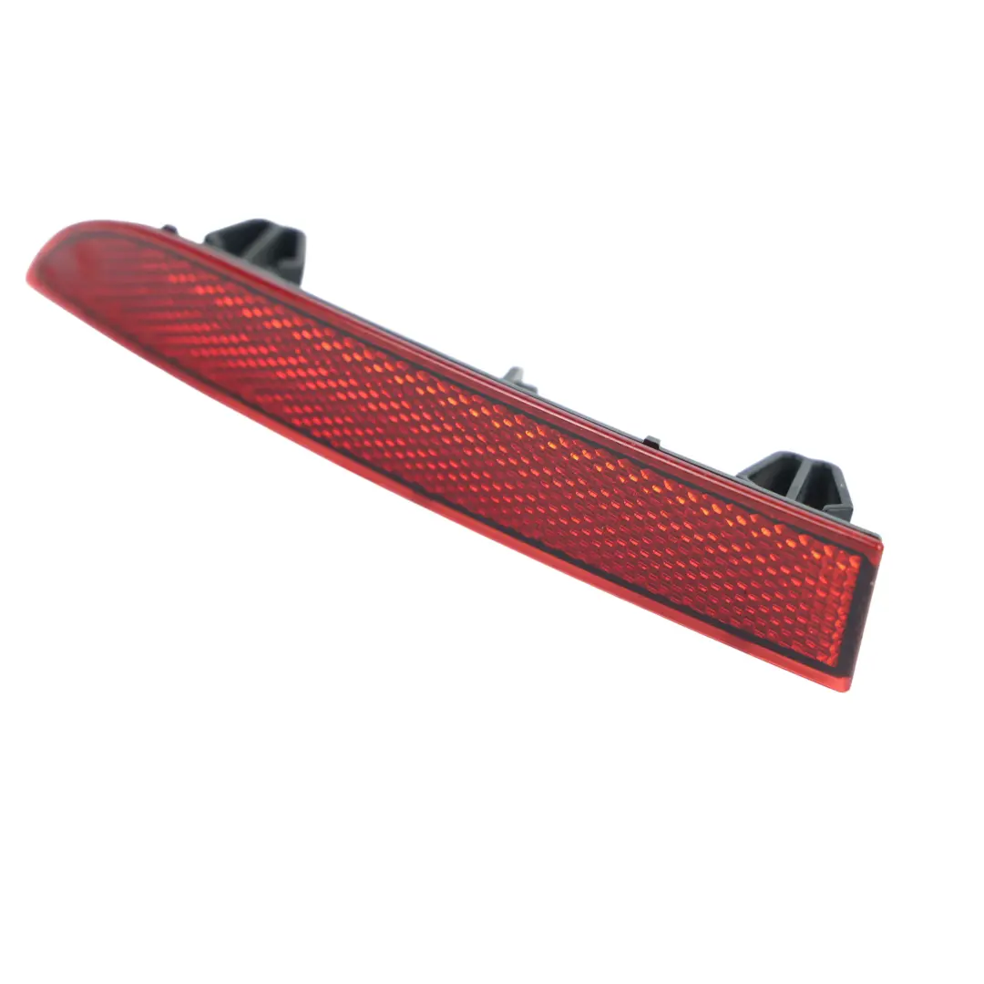 Audi A4 B9 Riflettore Luce Paraurti Posteriore Esterno Sinistro - SKU 8W0945105AA - Numero di parte 8W0945105AA