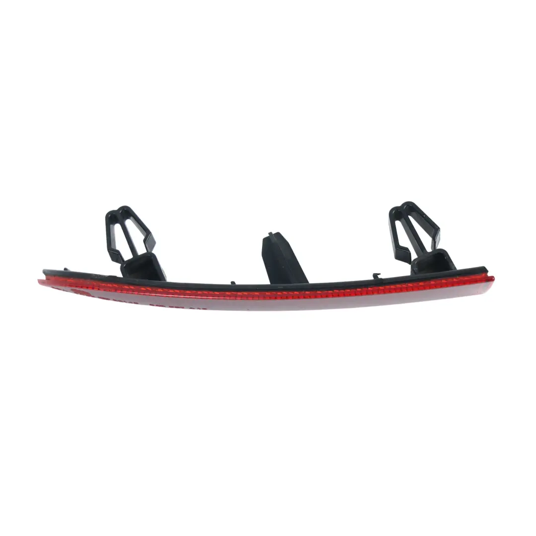Riflettore Luce Paraurti Posteriore Esterno Sinistro per Audi A4 B9 con numero di parte 8W0945105AA Audi A4 B9 Riflettore Luce Paraurti Posteriore Esterno Sinistro - SKU 8W0945105AA - Numero di parte 8W0945105AA