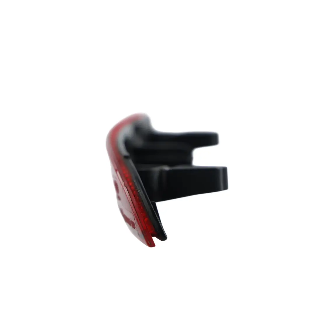 Audi A4 B9 Odblask Zderzaka Tylnego Zewnętrzny Prawy - SKU 8W0945106AA - Numer Części 8W0945106AA