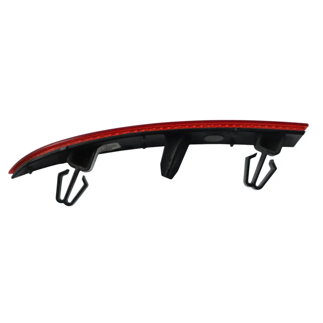 Audi A4 B9 Bande Réflecteur Pare-Chocs Arrière Extérieur Droit - SKU 8W0945106AA - Numéro de pièce 8W0945106AA