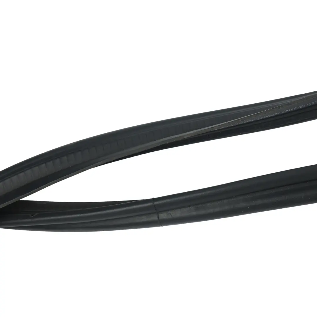 Kofferraumdeckel Gummidichtung für Audi A4 S4 B9 Limousine mit Teilenummer 8W5827705D Audi A4 S4 B9 Limousine Kofferraumdeckel Gummidichtung - SKU 8W5827705D - Teilenummer 8W5827705D