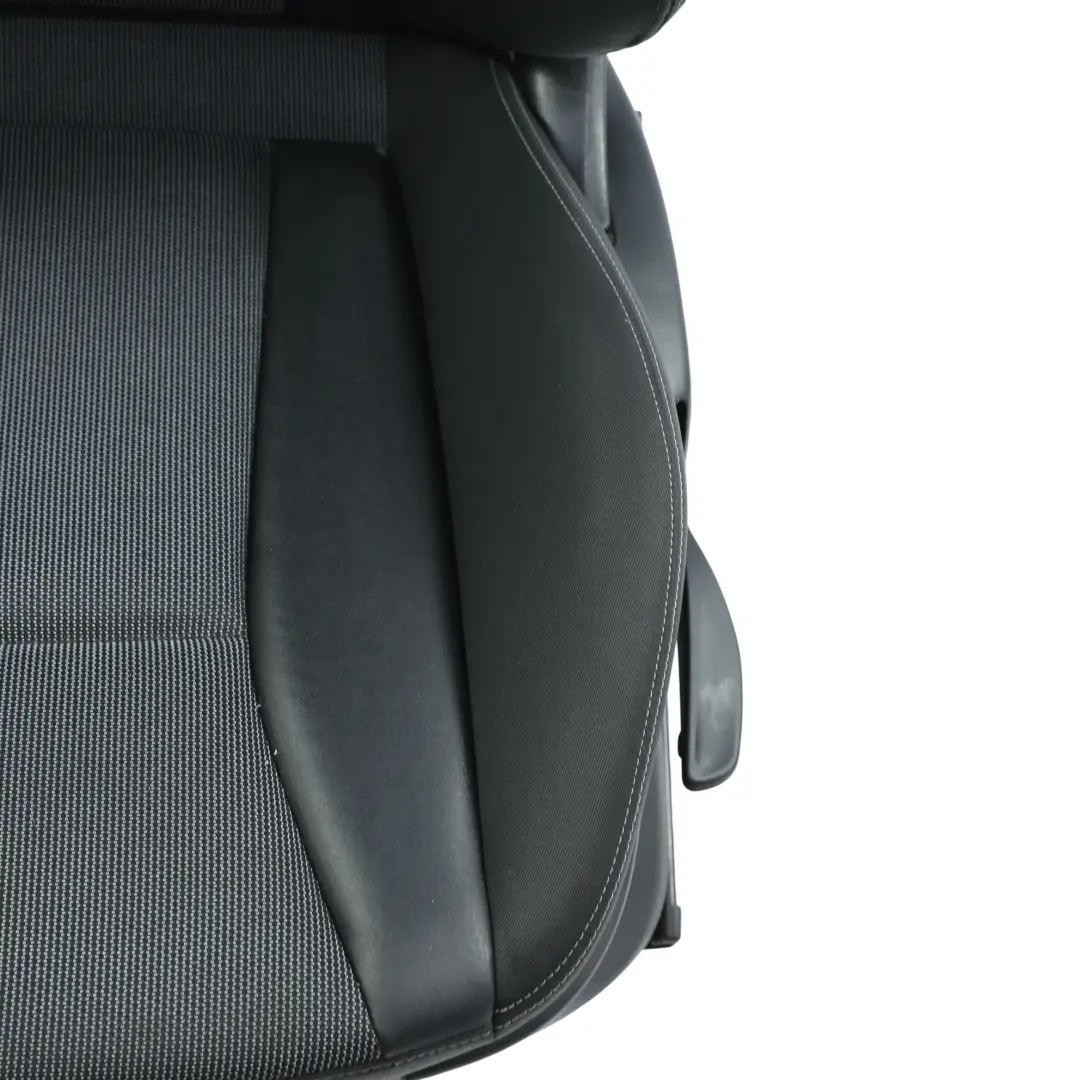 Audi A1 8X 3D Fotel Przód Materiał Soul Czarny Cliff Szary Prawy - SKU 8X0881806K-1 - Numer Części 8X0881806K