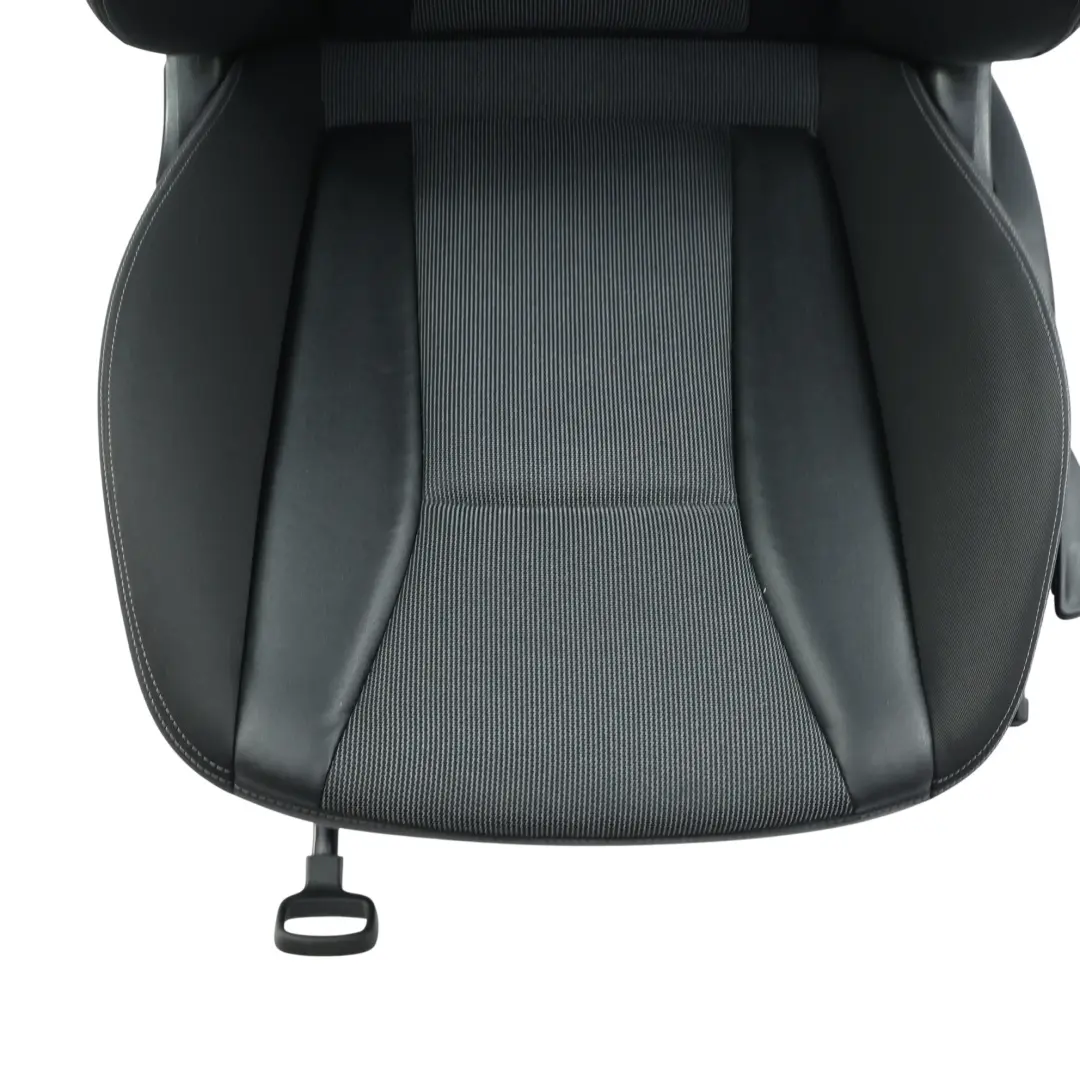 Audi A1 8X 3D Fotel Przód Materiał Soul Czarny Cliff Szary Prawy - SKU 8X0881806K-1 - Numer Części 8X0881806K