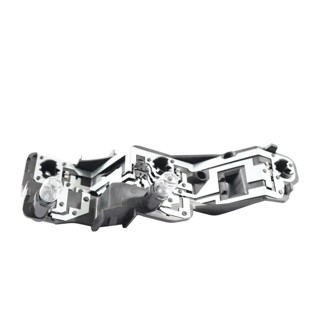 Soporte Portalámparas Portón Trasero Izquierdo para Audi A1 8X con número de pieza 8X0945257A Audi A1 8X Soporte Portalámparas Portón Trasero Izquierdo - SKU 8X0945257A - Número de pieza 8X0945257A