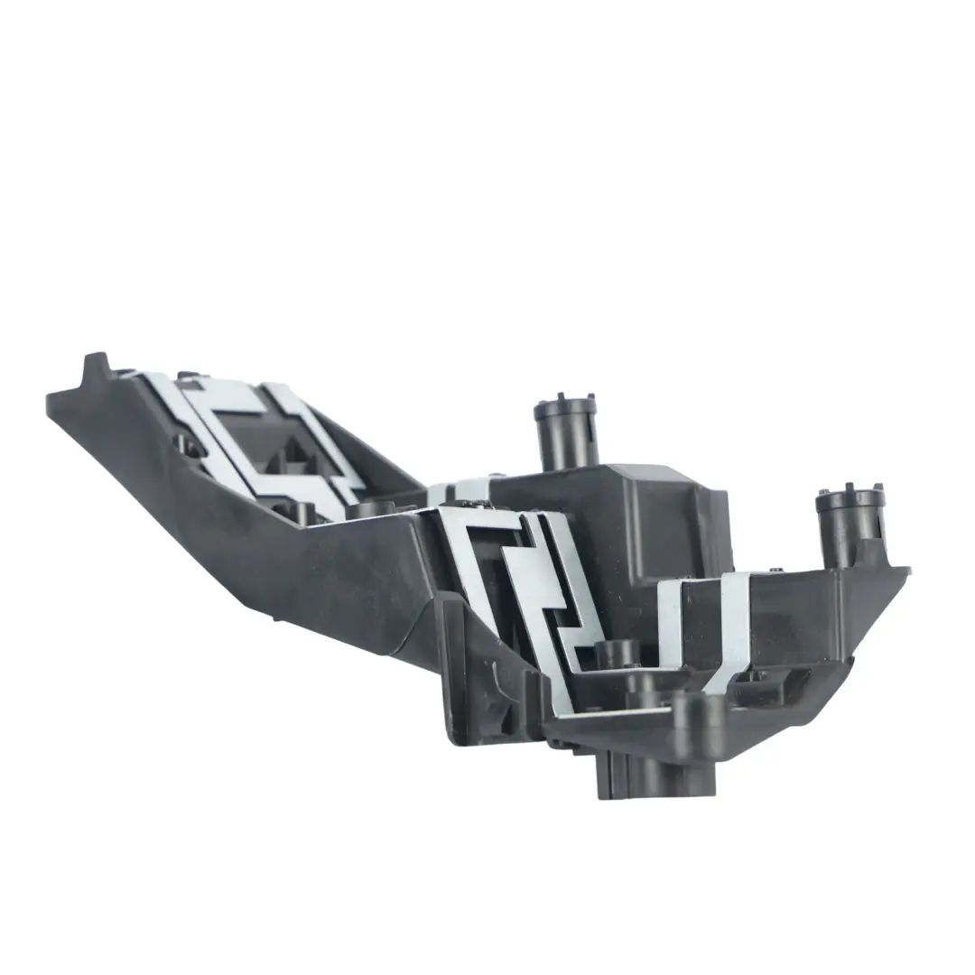 Supporto Portalampada Portellone Posteriore Sinistro per Audi A1 8X con numero di parte 8X0945257 Audi A1 8X Supporto Portalampada Portellone Posteriore Sinistro - SKU 8X0945257 - Numero di parte 8X0945257