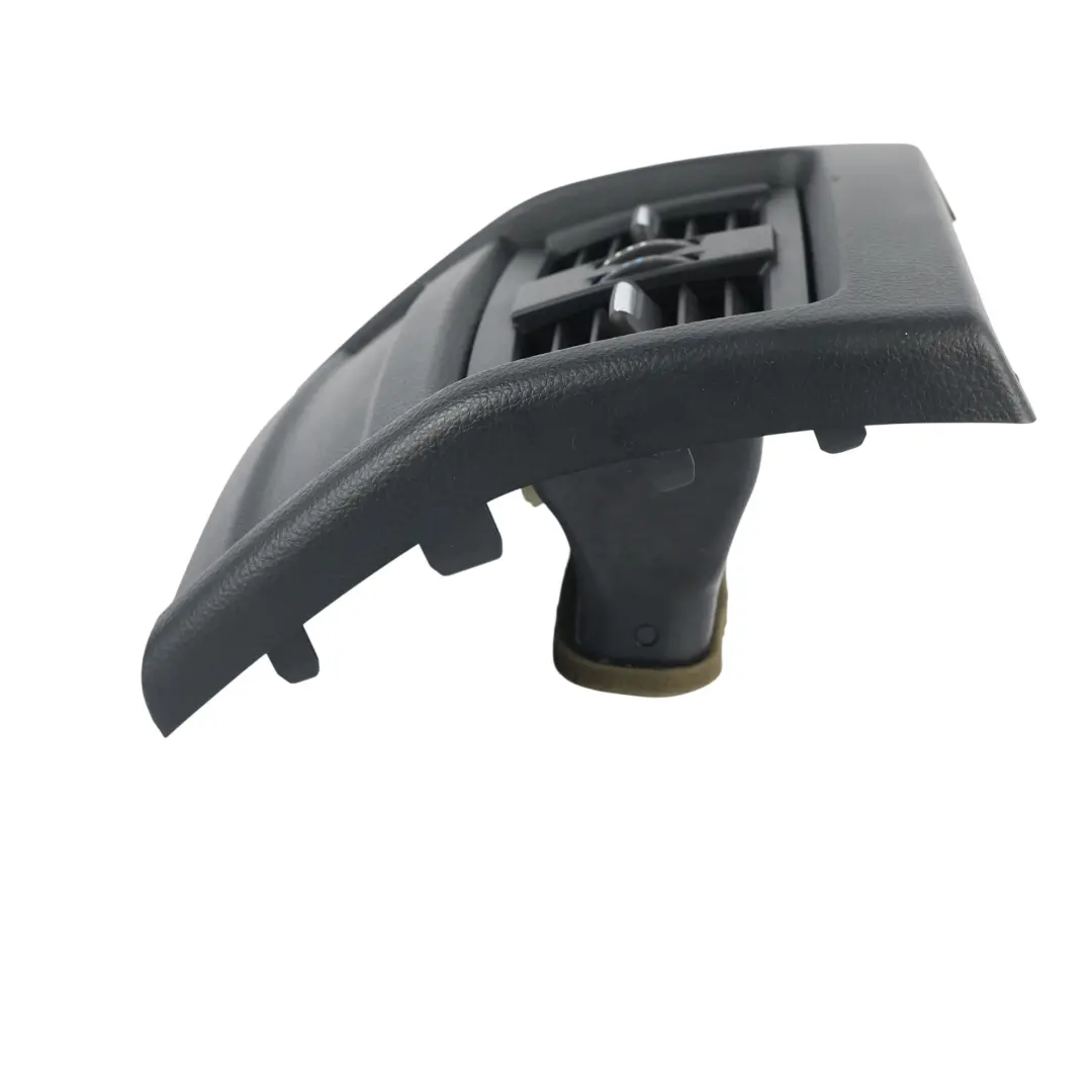 Kratka Nawiewu Tył Konsoli Środkowej Czarna do BMW F30 F31 F32 o numerze 9218908 BMW F30 F31 F32 Kratka Nawiewu Tył Konsoli Środkowej Czarna - SKU 9218908-1 - Numer Części 9218908