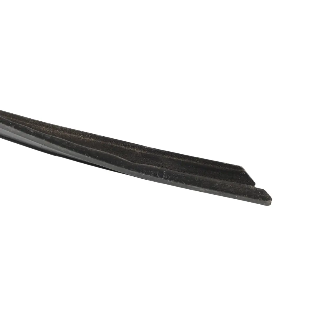 Porsche Cayenne 92A Uszczelka Prowadnica Szyby Drzwi Prawy Przód 7P0837432H - SKU 95853143202 - Numer Części 95853143202