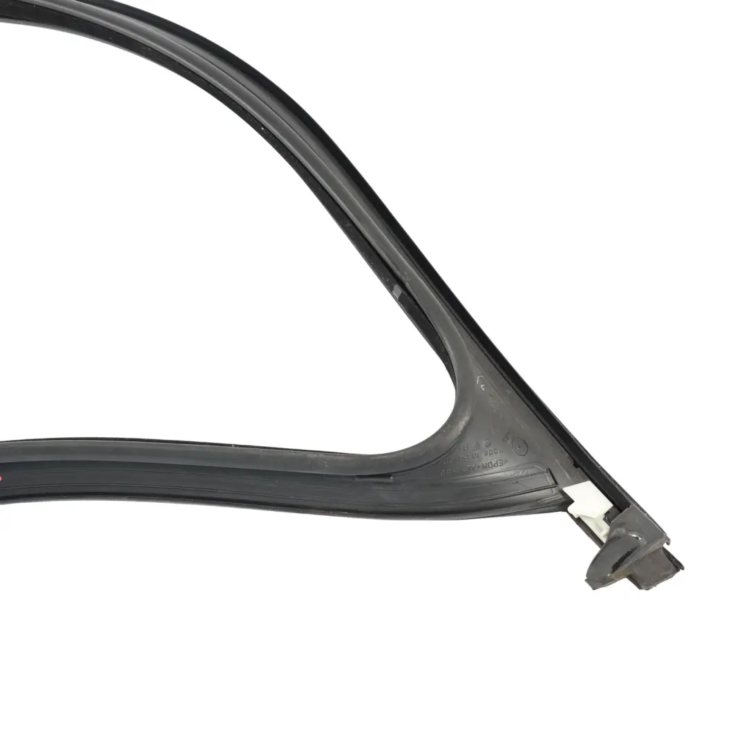 Porsche Cayenne 92A Uszczelka Prowadnica Szyby Drzwi Prawy Przód 7P0837432H - SKU 95853143202 - Numer Części 95853143202