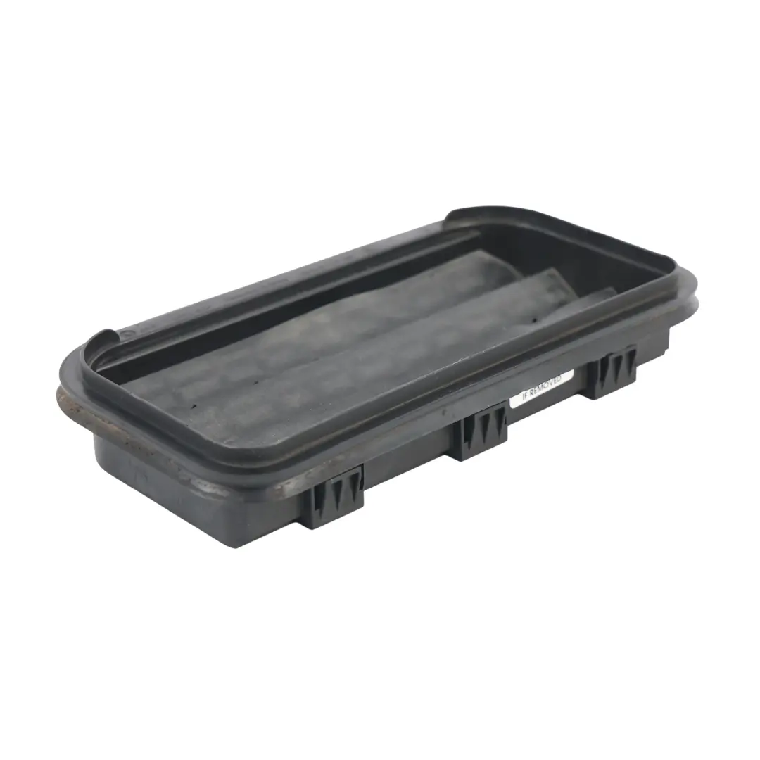 Belüftungsrahmen Hinten Seitenverkleidung für Porsche 718 Boxster 982 mit Teilenummer 98157204300 Porsche 718 Boxster 982 Belüftungsrahmen Hinten Seitenverkleidung - SKU 98157204300 - Teilenummer 98157204300