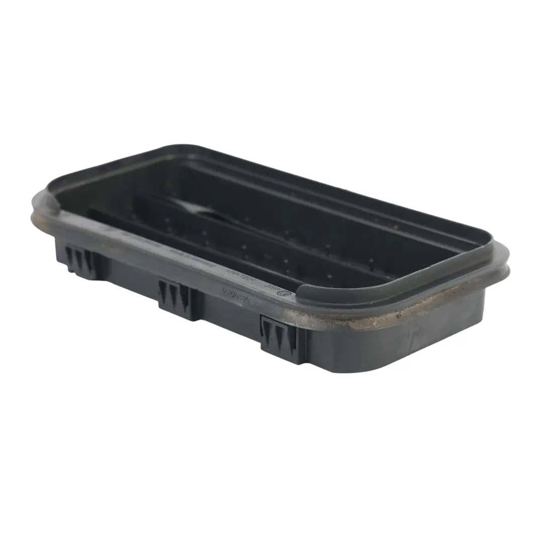 Porsche 718 Boxster 982 Belüftungsrahmen Hinten Seitenverkleidung - SKU 98157204300 - Teilenummer 98157204300