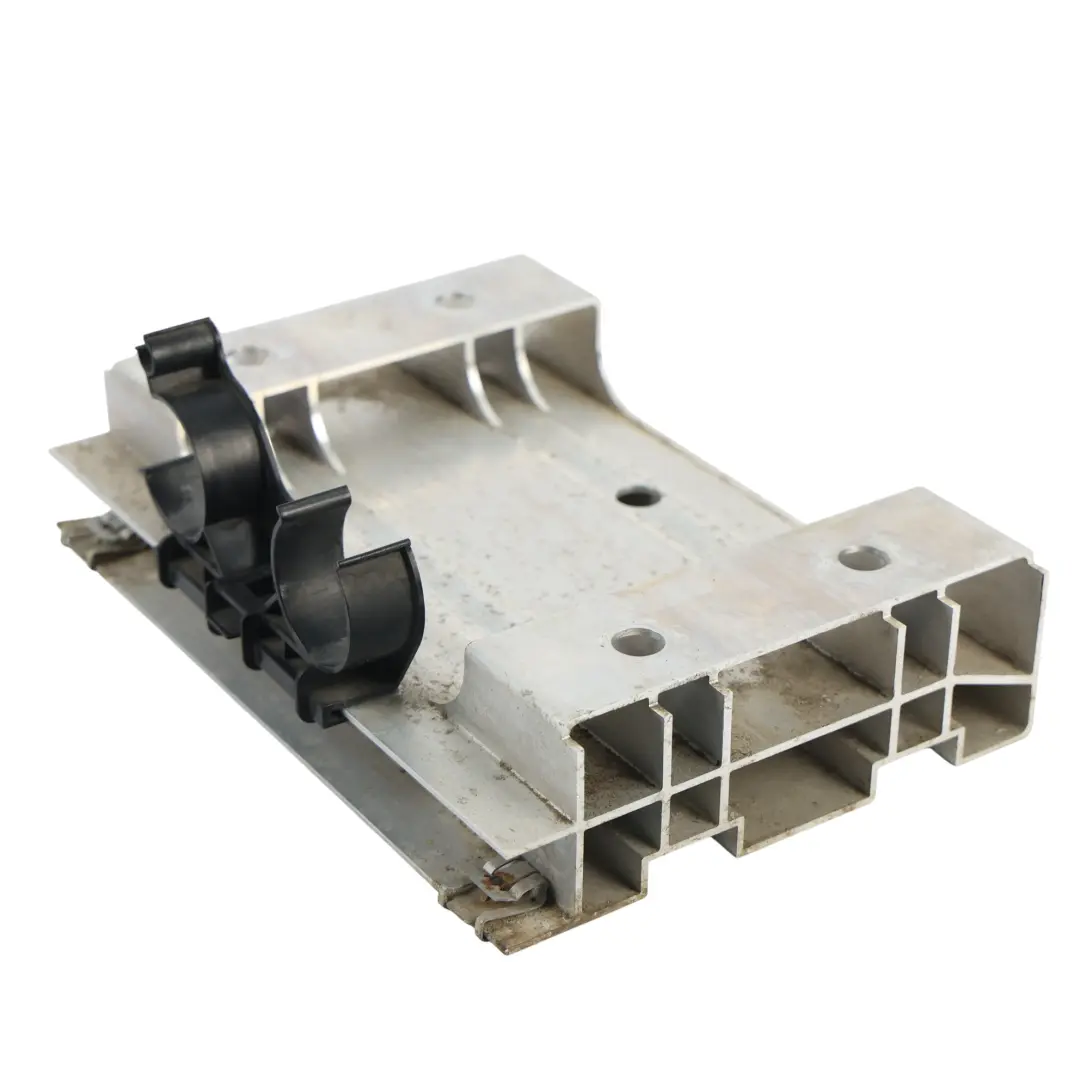 Staffa Rinforzo Montaggio Tunnel per Porsche 718 Boxster 982 con numero di parte 99150482300 Porsche 718 Boxster 982 Staffa Rinforzo Montaggio Tunnel - SKU 99150482300 - Numero di parte 99150482300