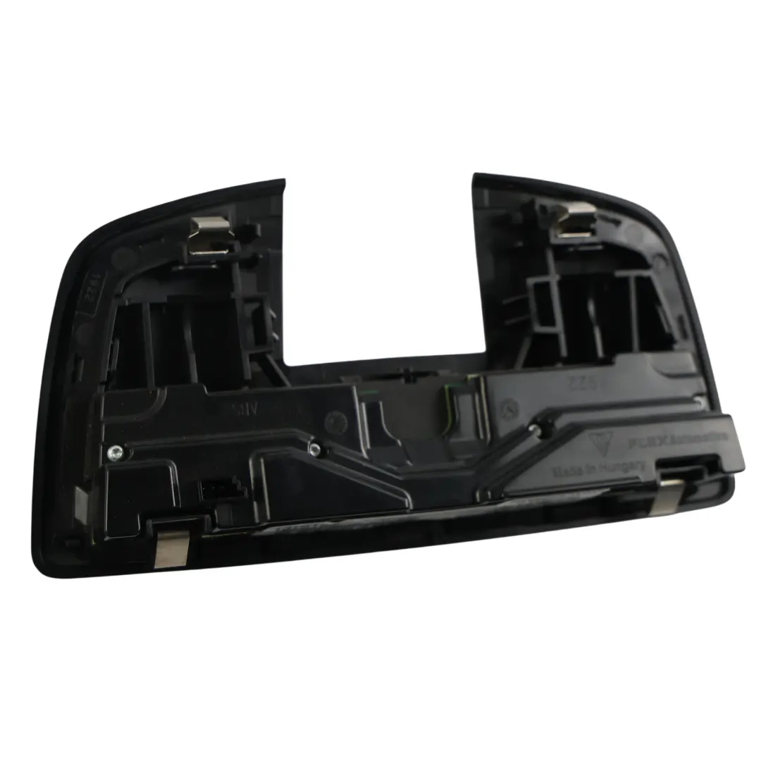 Luce Plafoniera Interna Console Nero per Porsche 718 Boxster 982 con numero di parte 99161342210 Porsche 718 Boxster 982 Luce Plafoniera Interna Console Nero - SKU 99161342210 - Numero di parte 99161342210