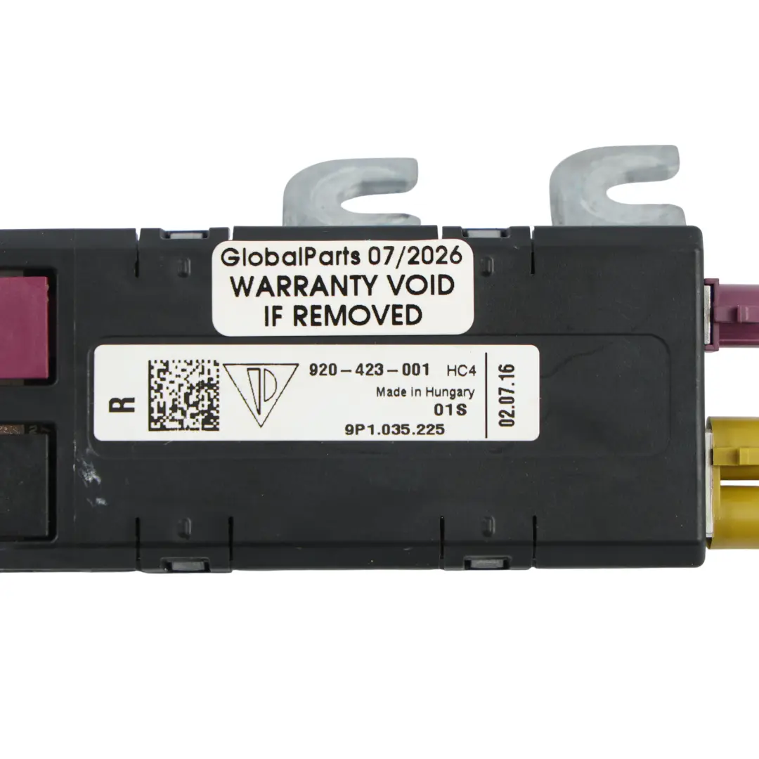Front Antenna Amplifier Aerial Right O/S to Porsche 718 Boxster 982 with Part number 9P1035225 Porsche 718 Boxster 982 Front Antenna Amplifier Aerial Right O/S - SKU 9P1035225 - Part number 9P1035225