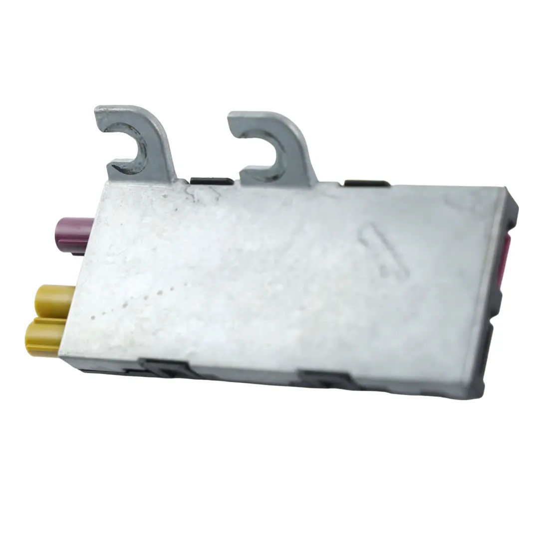 Front Antenna Amplifier Aerial Right O/S to Porsche 718 Boxster 982 with Part number 9P1035225 Porsche 718 Boxster 982 Front Antenna Amplifier Aerial Right O/S - SKU 9P1035225 - Part number 9P1035225