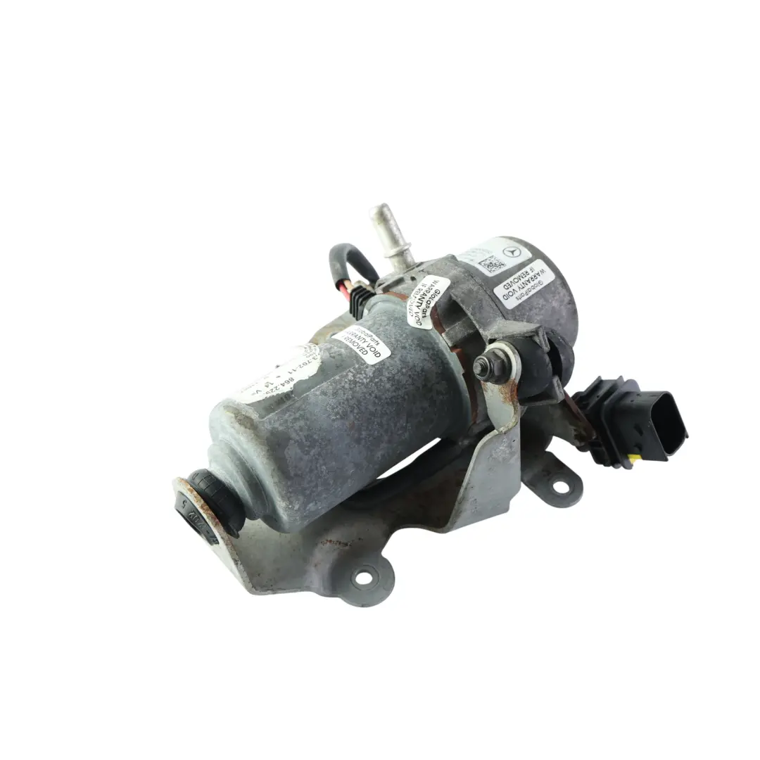 Brake Vacuum Pump Unit 2.1 Diesel M651+ME04 to Mercedes W205 W222 with Part number A0004304032 Mercedes W205 W222 Brake Vacuum Pump Unit 2.1 Diesel M651+ME04 - SKU A0004304032 - Part number A0004304032
