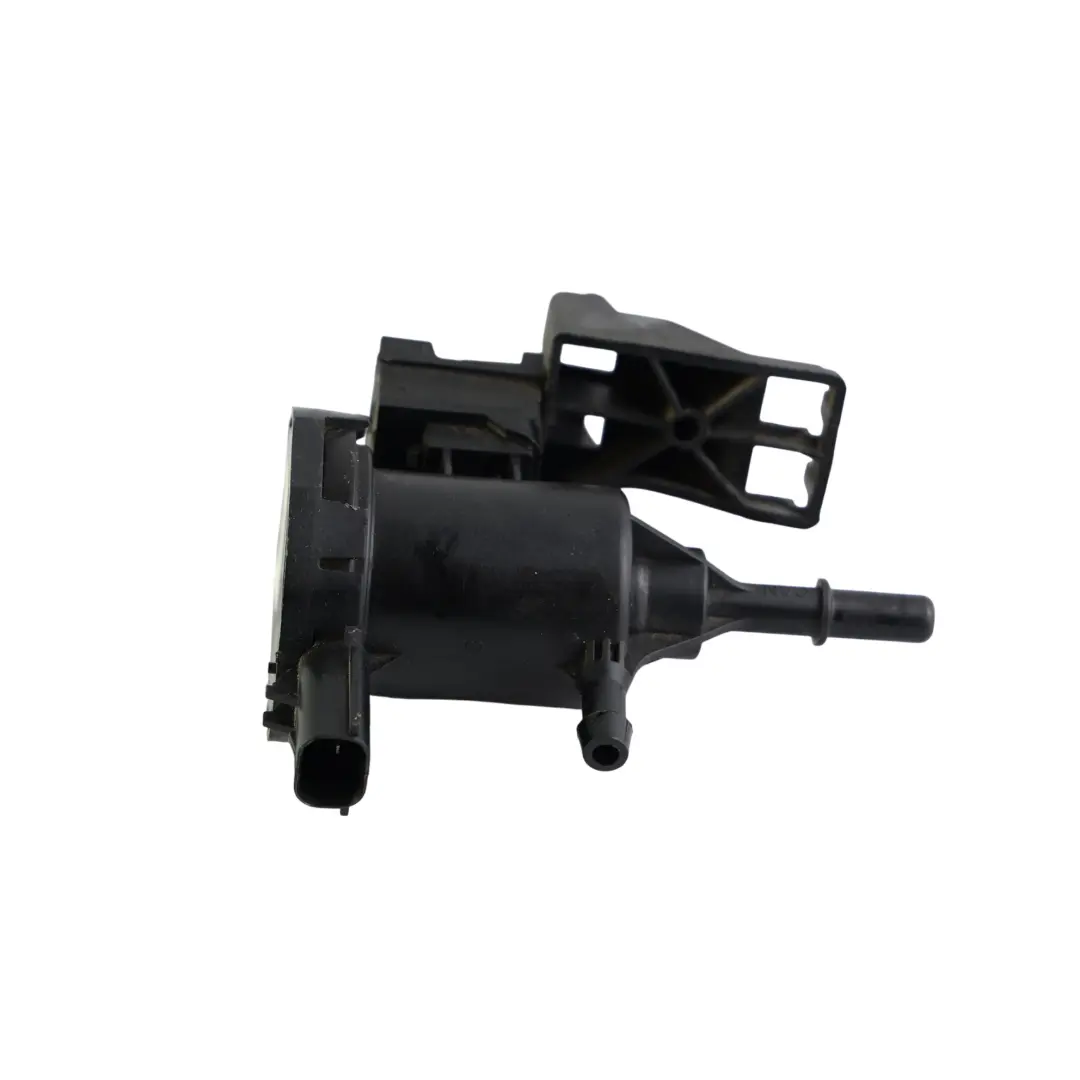 Mercedes W176 W205 X253 Gasolina Válvula Solenoide Vacío - SKU A0004764536 - Número de pieza A0004764536