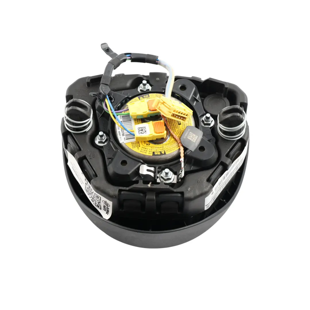 Steering Wheel Air Module Driver's Side to Mercedes W205 with Part number A0008602900 Mercedes W205 Steering Wheel Air Module Driver's Side - SKU A0008602900 - Part number A0008602900