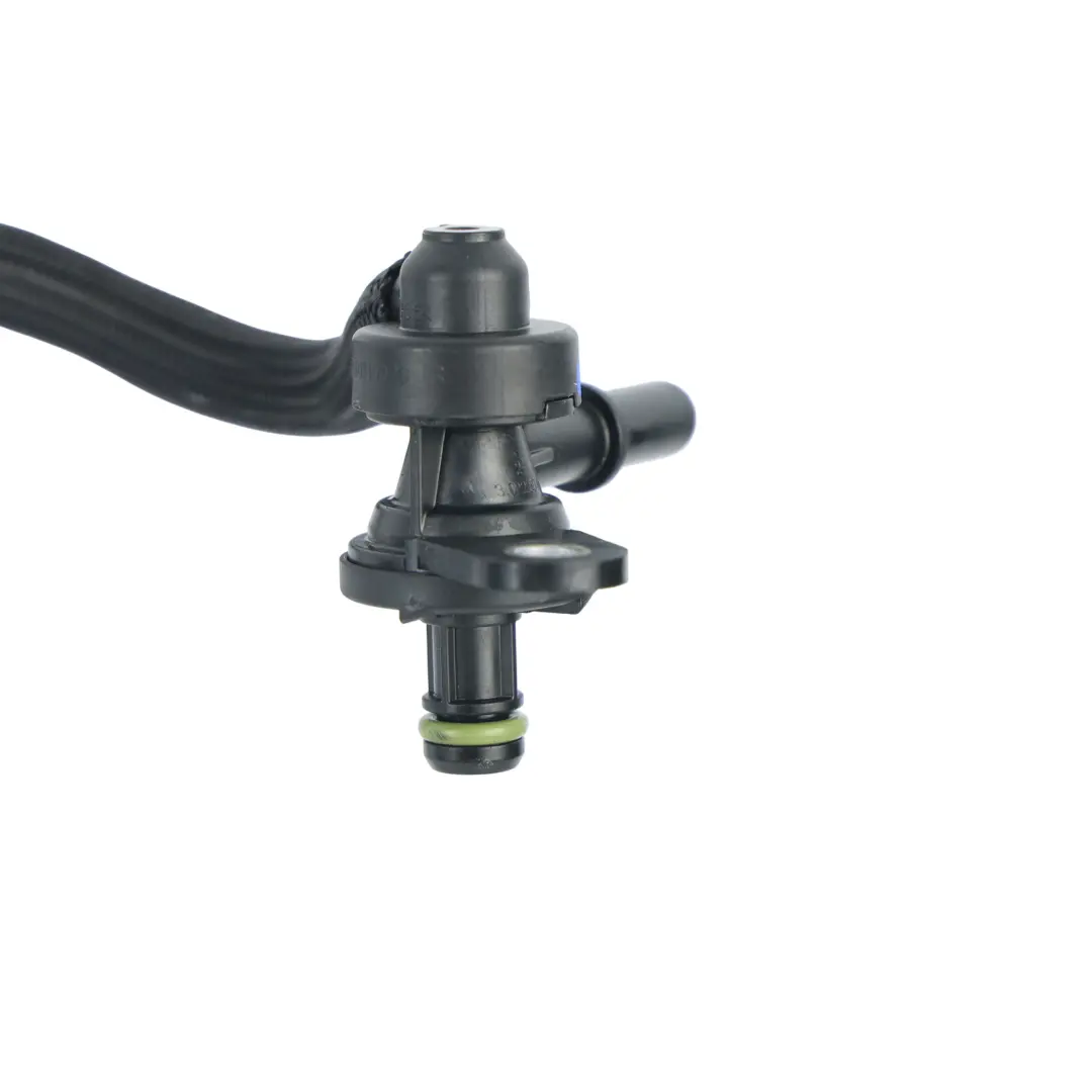 Mercedes C117 W176 AMG Tuyau Conduite Liquide Refroidissement M133 - SKU A1330106800 - Numéro de pièce A1330106800
