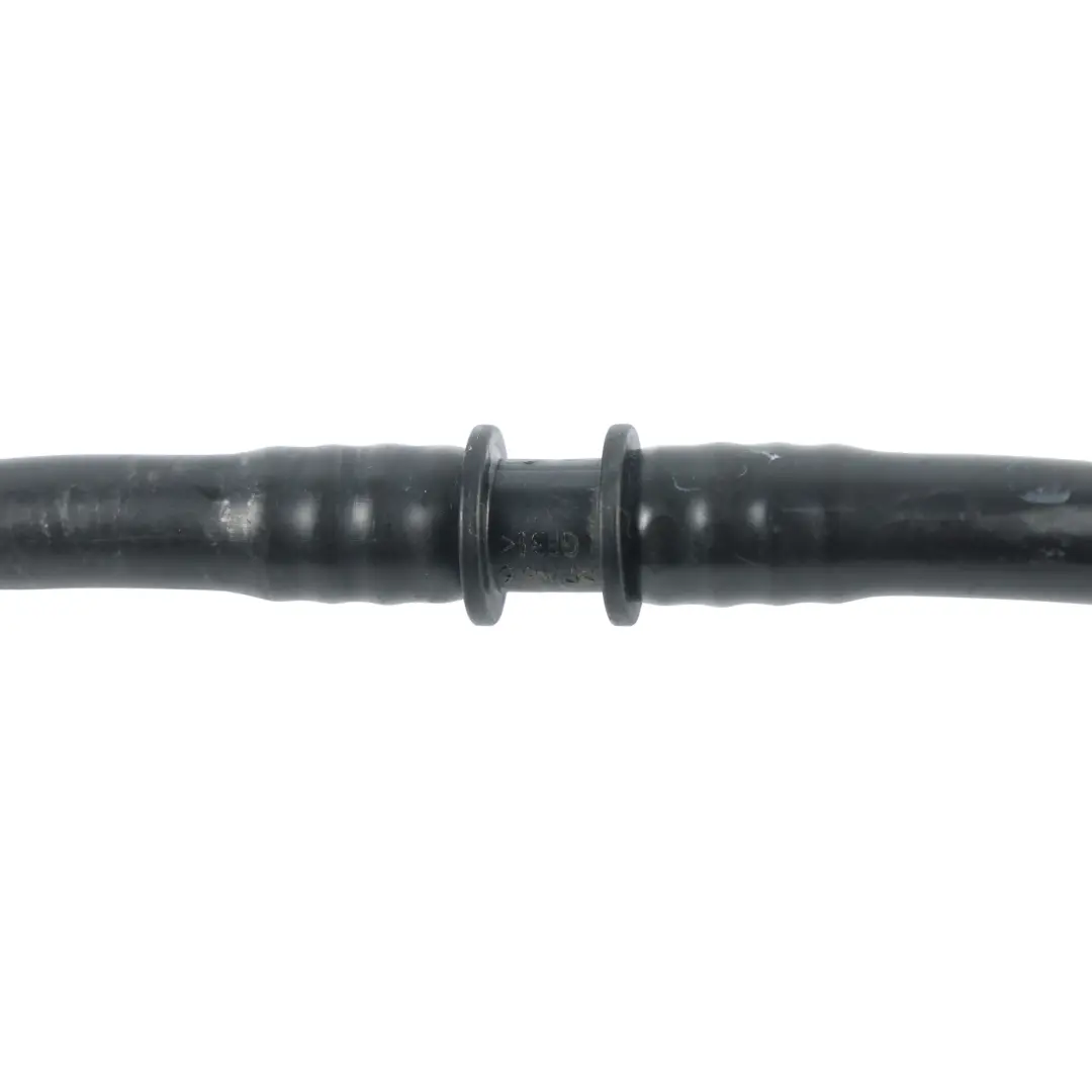 Tuyau Conduit Reniflard Moteur M133 pour Mercedes C117 W176 à propos du numéro de pièce A1330106900 Mercedes C117 W176 Tuyau Conduit Reniflard Moteur M133 - SKU A1330106900 - Numéro de pièce A1330106900