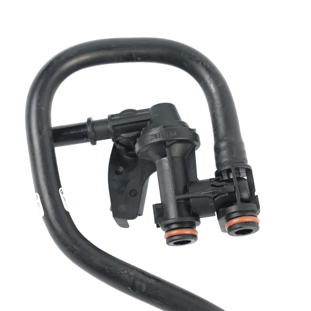 Entlüftung Luft Rohr Schlauch Leitung M133 für Mercedes C117 W176 Motor mit Teilenummer A1330106900 Mercedes C117 W176 Motor Entlüftung Luft Rohr Schlauch Leitung M133 - SKU A1330106900 - Teilenummer A1330106900