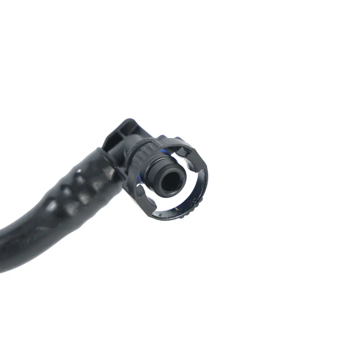 Tuyau Conduit Reniflard Moteur M133 pour Mercedes C117 W176 à propos du numéro de pièce A1330106900 Mercedes C117 W176 Tuyau Conduit Reniflard Moteur M133 - SKU A1330106900 - Numéro de pièce A1330106900