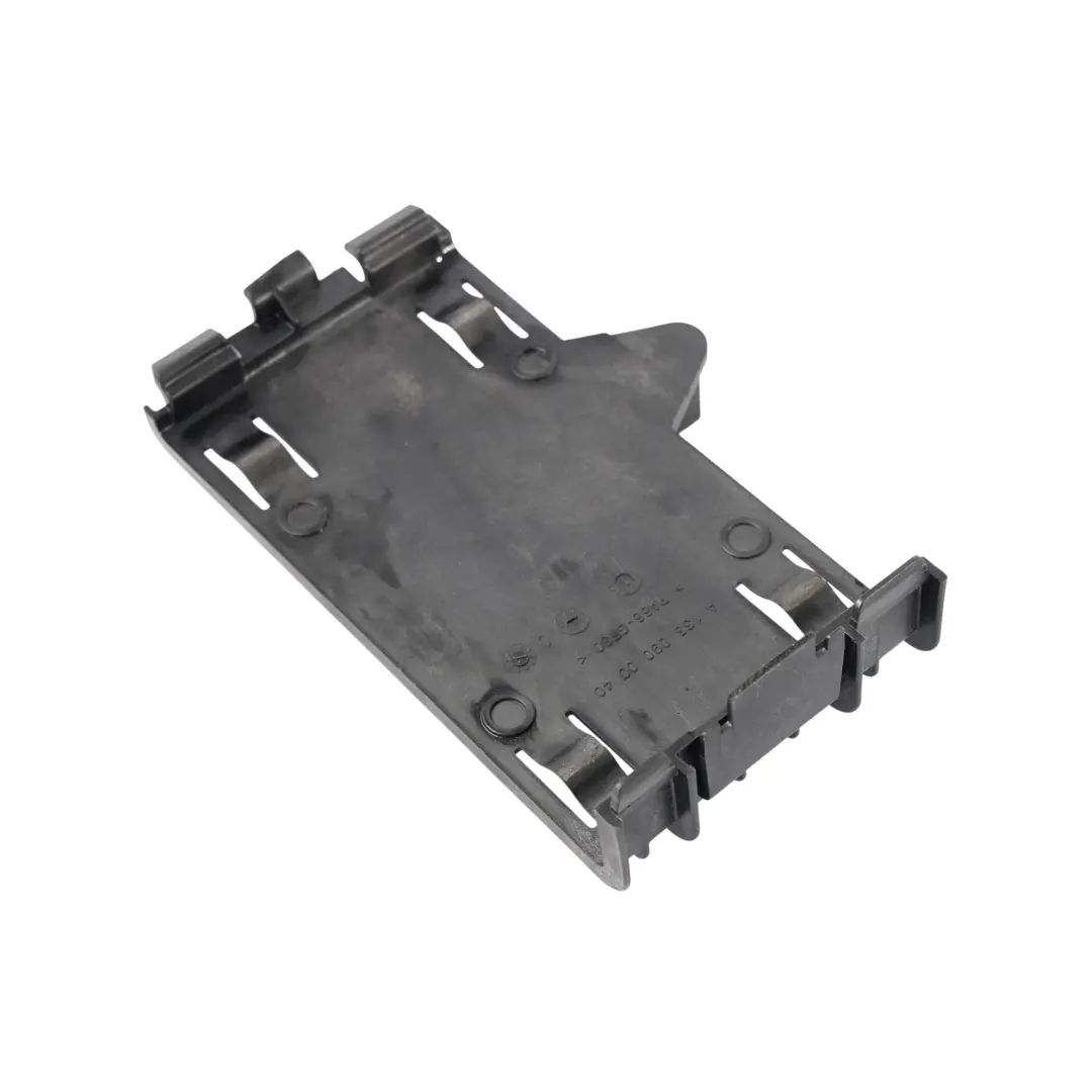 Wspornik Rury Intercoolera M133 Benzyna do Mercedes C117 CLA 45 o numerze A1330900040 Mercedes C117 CLA 45 Wspornik Rury Intercoolera M133 Benzyna - SKU A1330900040 - Numer Części A1330900040