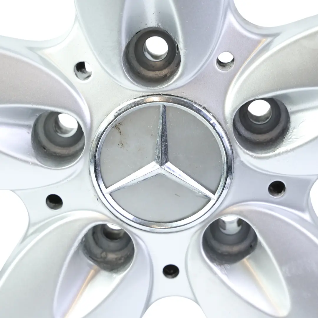 Srebrna Felga Aluminiowa 16" 7J ET34 do Mercedes SLK R171 o numerze A1714010102 Mercedes SLK R171 Srebrna Felga Aluminiowa 16" 7J ET34 - SKU A1714010102-1 - Numer Części A1714010102