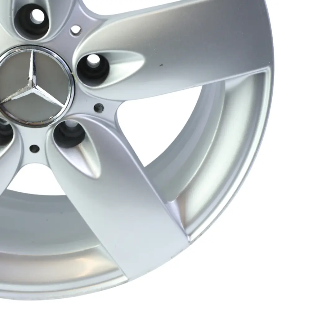 Srebrna Felga Aluminiowa Tylna 16" 8J ET:30 do Mercedes SLK R171 o numerze A1714010202 Mercedes SLK R171 Srebrna Felga Aluminiowa Tylna 16" 8J ET:30 - SKU A1714010202-2 - Numer Części A1714010202