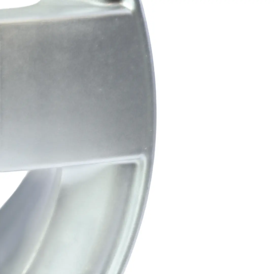 Srebrna Felga Aluminiowa Tylna 16" 8J ET:30 do Mercedes SLK R171 o numerze A1714010202 Mercedes SLK R171 Srebrna Felga Aluminiowa Tylna 16" 8J ET:30 - SKU A1714010202-2 - Numer Części A1714010202