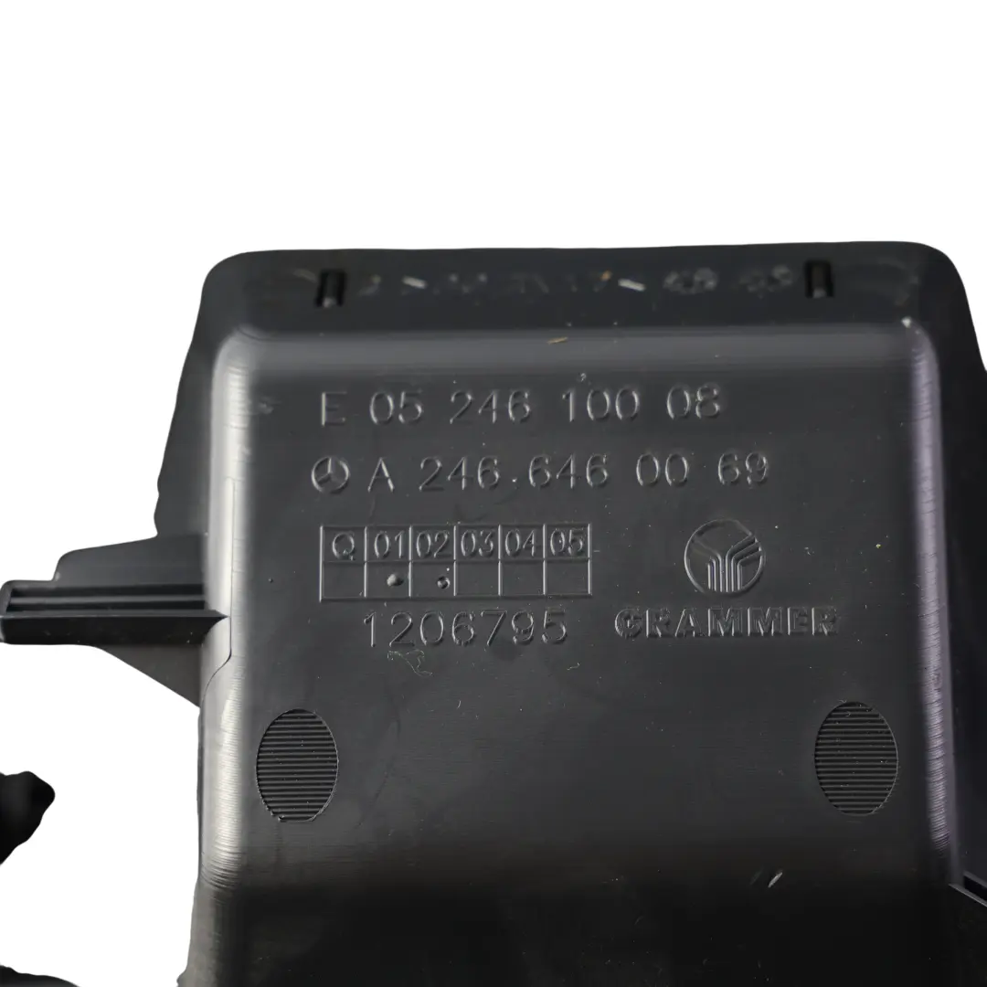 Mercedes W176 Consola Central Trasera Inserto Bandeja Panel A2466460069 - SKU A1766800710-1 - Número de pieza A1766800710