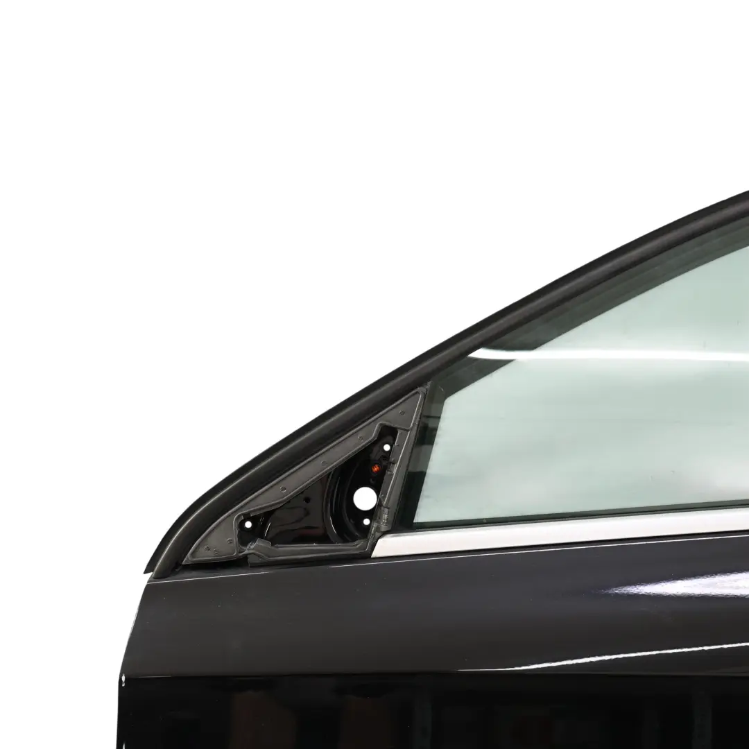 Puerta Delantera Izquierda Kosmos Negro Cósmico Metalizado - 191 para Mercedes W176 con número de pieza A1767200105 Mercedes W176 Puerta Delantera Izquierda Kosmos Negro Cósmico Metalizado - 191 - SKU A1767200105-KB - Número de pieza A1767200105