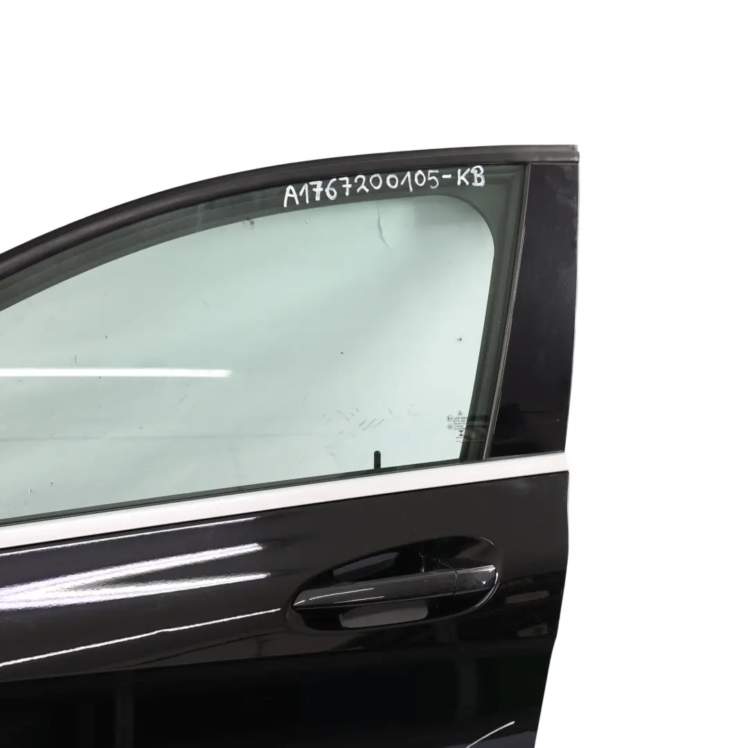 Puerta Delantera Izquierda Kosmos Negro Cósmico Metalizado - 191 para Mercedes W176 con número de pieza A1767200105 Mercedes W176 Puerta Delantera Izquierda Kosmos Negro Cósmico Metalizado - 191 - SKU A1767200105-KB - Número de pieza A1767200105